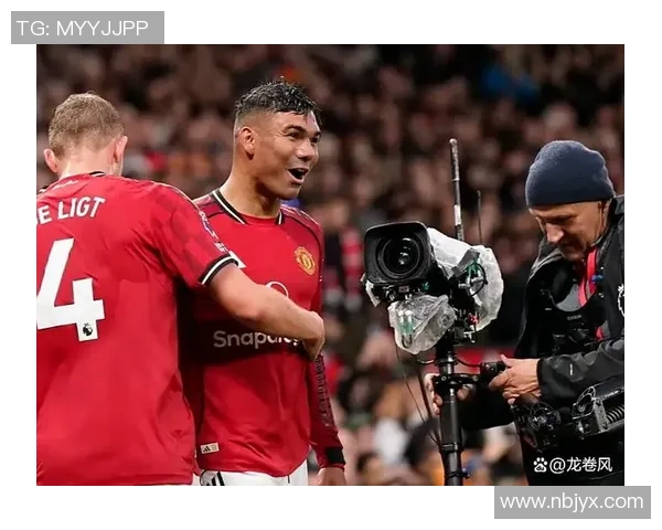 红魔新篇章：老特拉福德奏响胜利凯歌，曼联2-1力克水晶宫，12场不败金身闪耀
